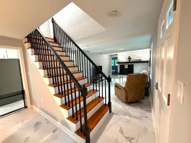 40 Neal St, Walpole, MA 02081