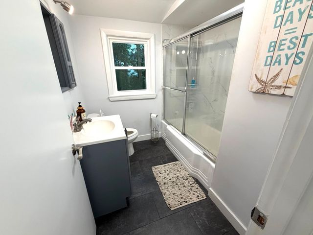 40 Neal St, Walpole, MA 02081