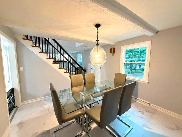 40 Neal St, Walpole, MA 02081