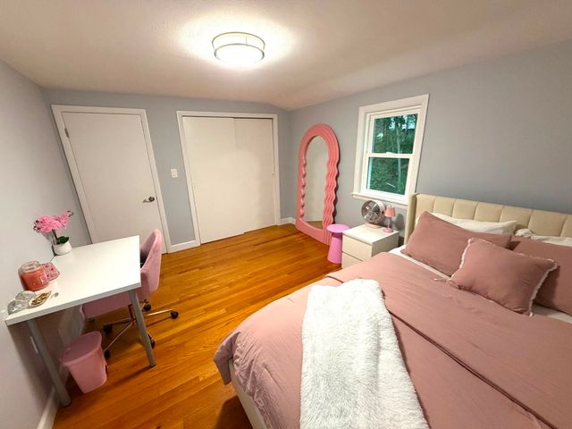 40 Neal St, Walpole, MA 02081