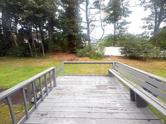 40 Neal St, Walpole, MA 02081