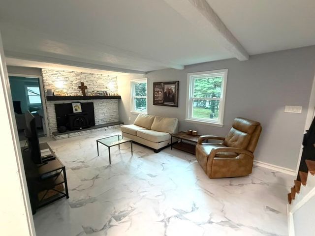 40 Neal St, Walpole, MA 02081