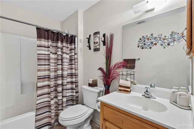 1712 W Adelita Street, Weslaco, TX 78599