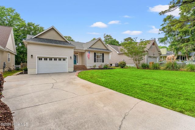 1518 Moorings Circle SW, Ocean Isle Beach, NC 28469