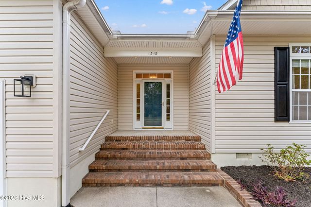1518 Moorings Circle SW, Ocean Isle Beach, NC 28469