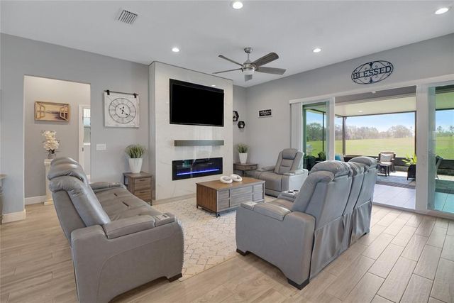 1679 E COUNTY ROAD 462, Wildwood, FL 34785