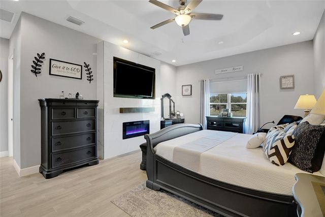 1679 E COUNTY ROAD 462, Wildwood, FL 34785