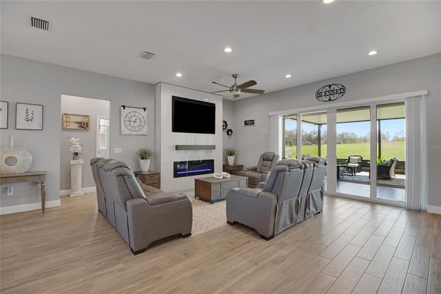 1679 E COUNTY ROAD 462, Wildwood, FL 34785
