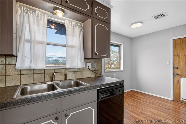 429 NE Elmhurst Avenue, Bartlesville, OK 74006