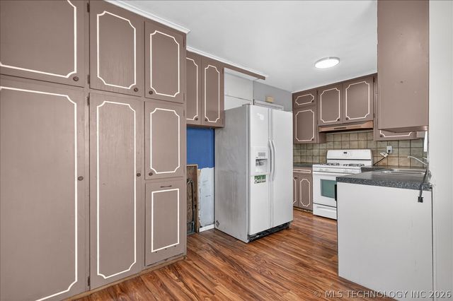 429 NE Elmhurst Avenue, Bartlesville, OK 74006