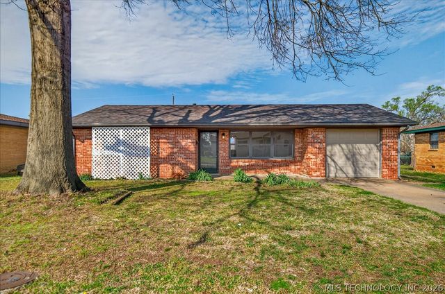 429 NE Elmhurst Avenue, Bartlesville, OK 74006