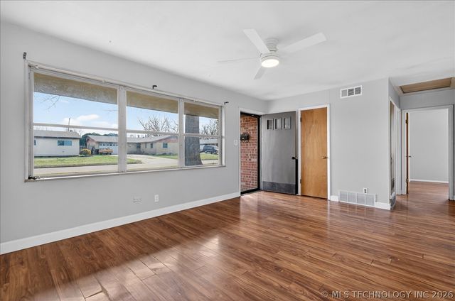 429 NE Elmhurst Avenue, Bartlesville, OK 74006