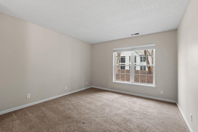 6157 Chasewood Parkway 102, Minnetonka, MN 55343