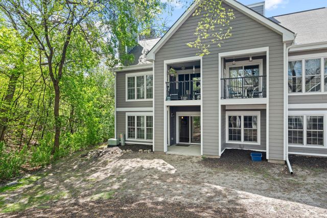 6157 Chasewood Parkway 102, Minnetonka, MN 55343