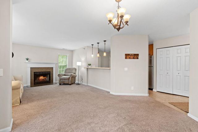 6157 Chasewood Parkway 102, Minnetonka, MN 55343