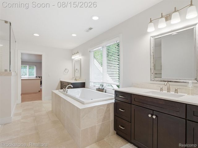 7655 Maple Ridge Court, Independence Charter Township, MI 48346