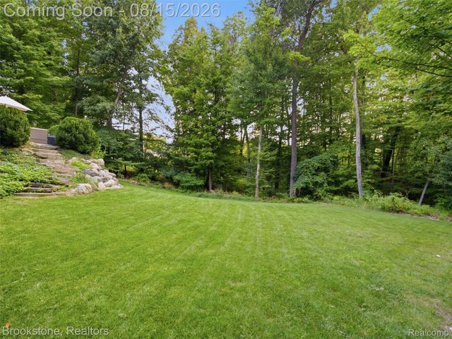 7655 Maple Ridge Court, Independence Charter Township, MI 48346