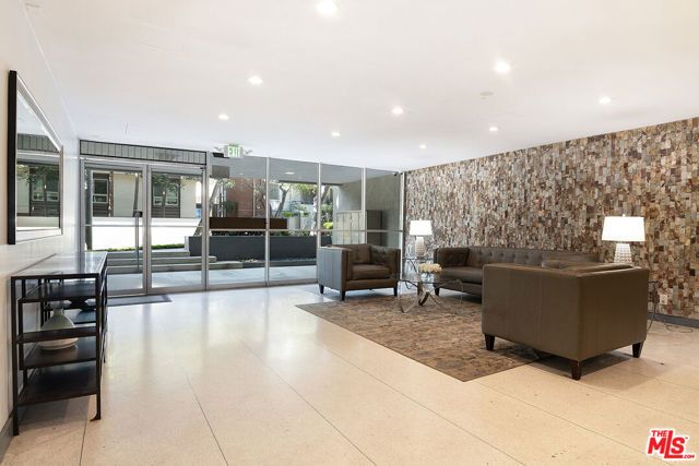 5625 Windsor Way 107, Culver City, CA 90230