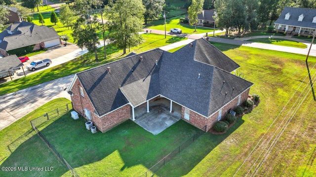 1015 Longwood Place, Pearl, MS 39208