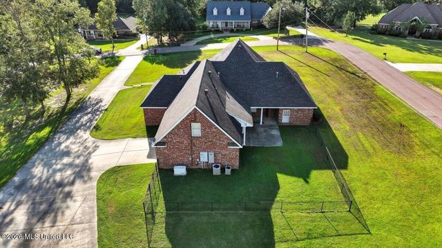 1015 Longwood Place, Pearl, MS 39208