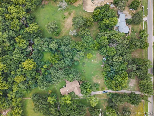 23212 W Coyote Trail, Sand Springs, OK 74063