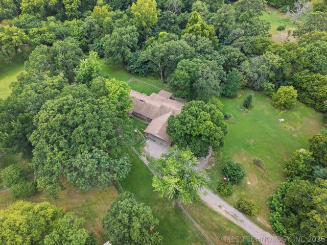 23212 W Coyote Trail, Sand Springs, OK 74063