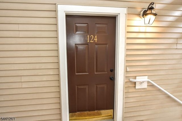 124 Barrister Dr 124, Butler Boro, NJ 07405