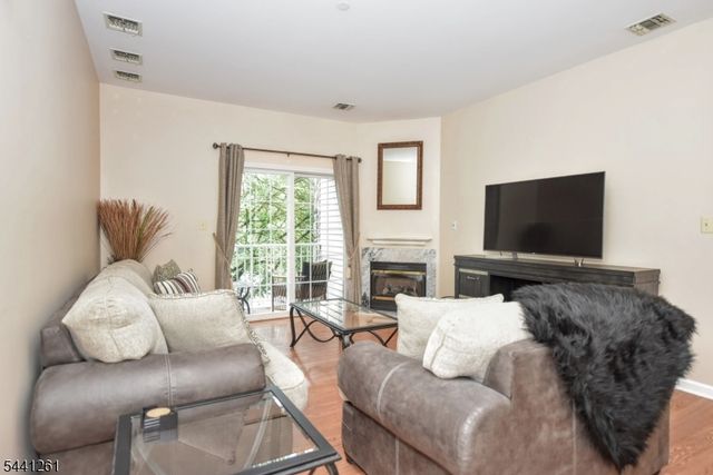 124 Barrister Dr 124, Butler Boro, NJ 07405