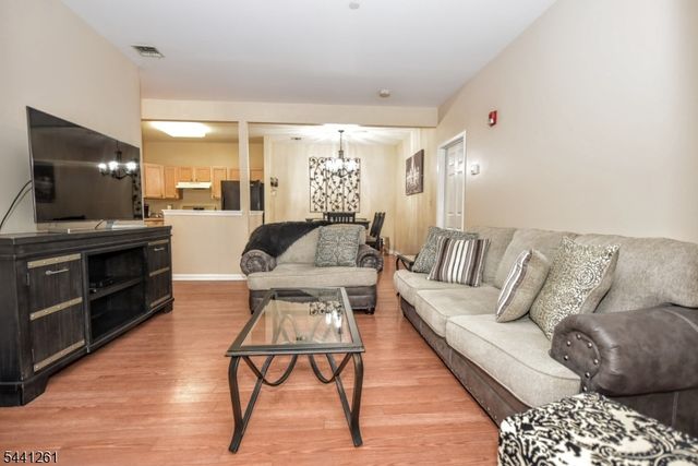 124 Barrister Dr 124, Butler Boro, NJ 07405