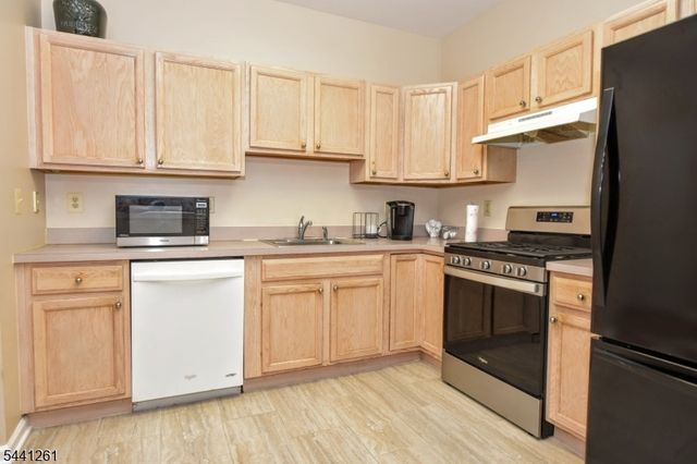 124 Barrister Dr 124, Butler Boro, NJ 07405