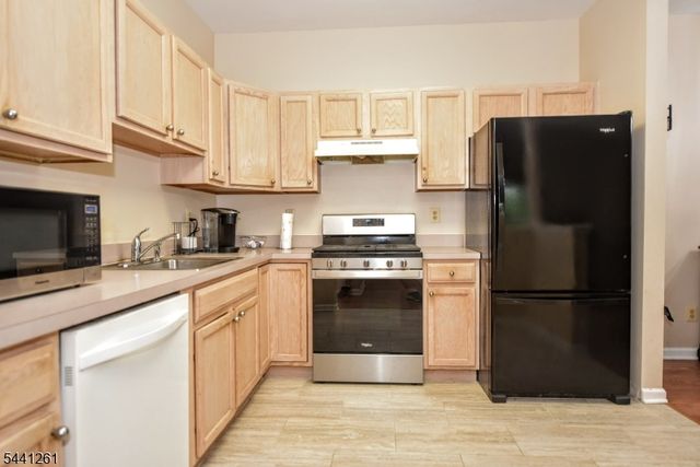 124 Barrister Dr 124, Butler Boro, NJ 07405