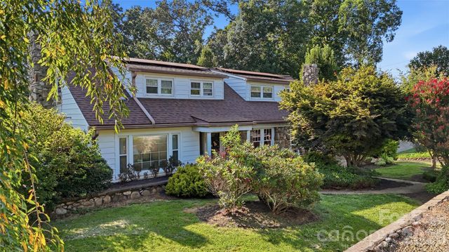 1686 Dutch Cove Road, Canton, NC 28716