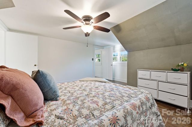 1686 Dutch Cove Road, Canton, NC 28716