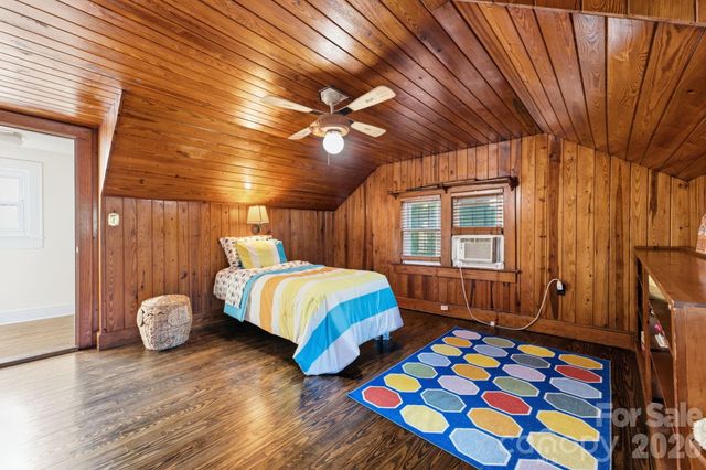 1686 Dutch Cove Road, Canton, NC 28716