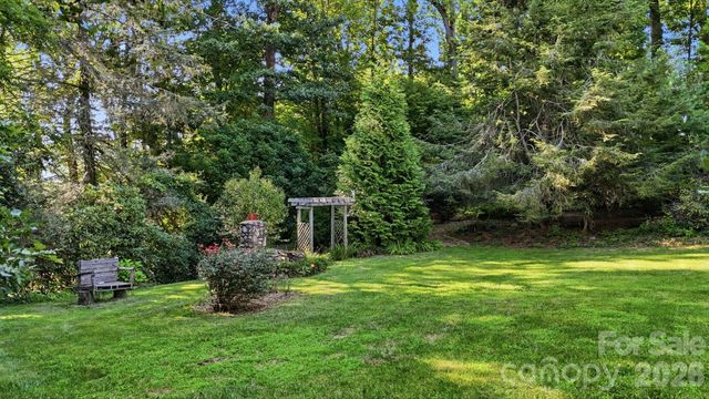 1686 Dutch Cove Road, Canton, NC 28716