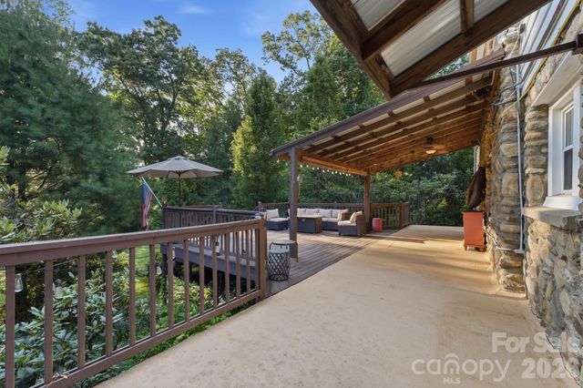 1686 Dutch Cove Road, Canton, NC 28716