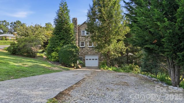 1686 Dutch Cove Road, Canton, NC 28716