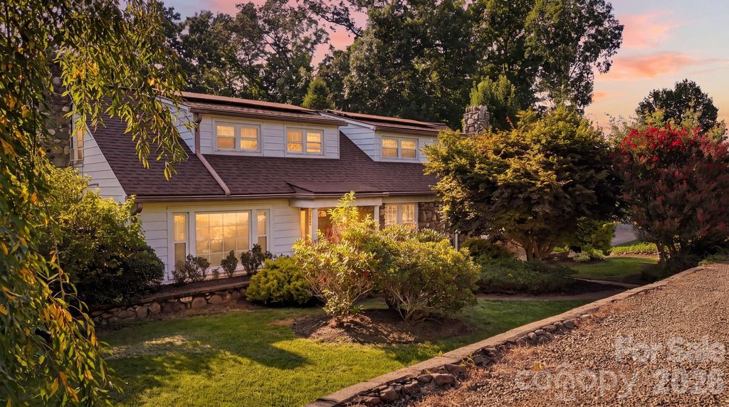 1686 Dutch Cove Road, Canton, NC 28716