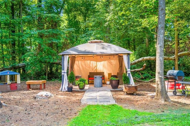 5402 Newland Drive, Julian, NC 27283