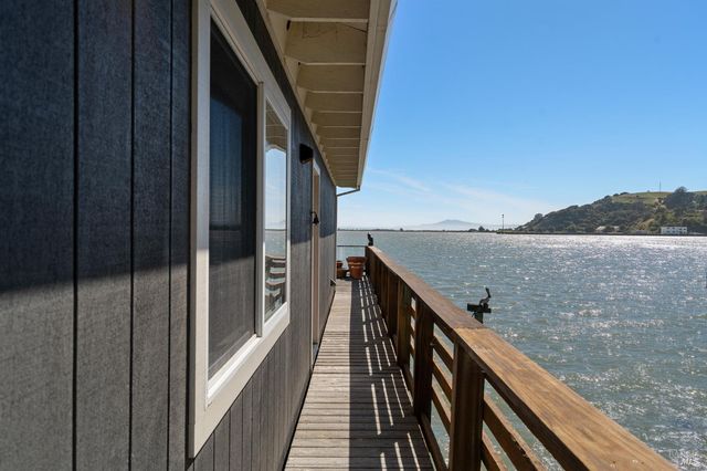 2 Sandy Beach Rd, Vallejo, CA 94590