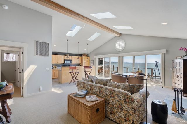 2 Sandy Beach Rd, Vallejo, CA 94590