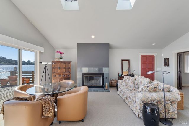 2 Sandy Beach Rd, Vallejo, CA 94590