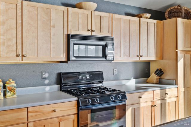 2 Sandy Beach Rd, Vallejo, CA 94590
