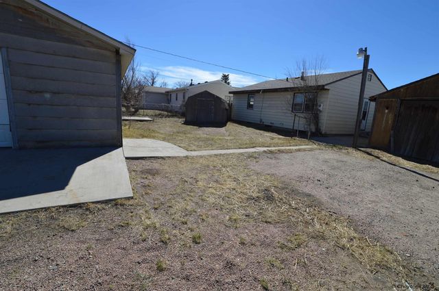 205 S HOUSE AVE, Cheyenne, WY 82007
