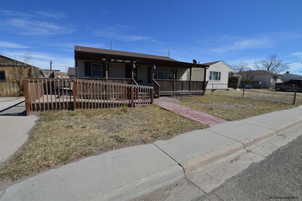 205 S HOUSE AVE, Cheyenne, WY 82007