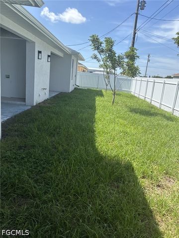 908 NE 8th PL, Cape Coral, FL 33909