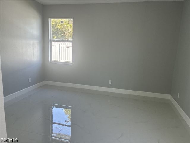 908 NE 8th PL, Cape Coral, FL 33909