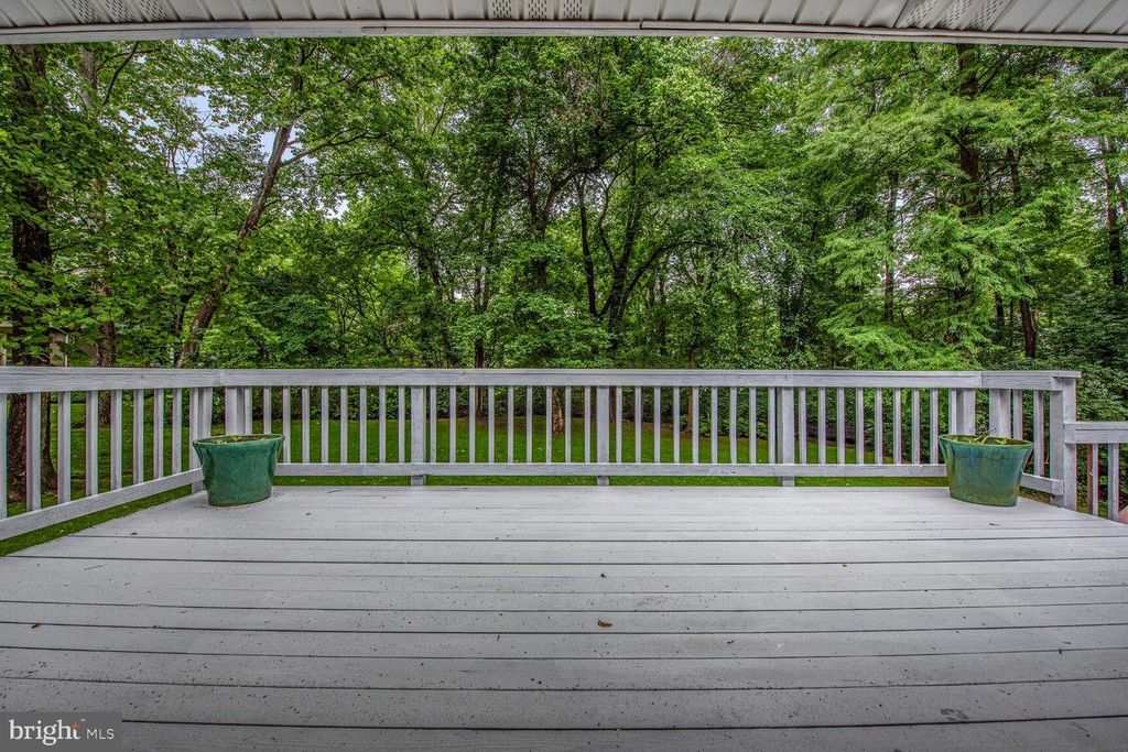 Image 10 of property listing at 5 PERSIMMON CT, Bethesda, MD 20817
