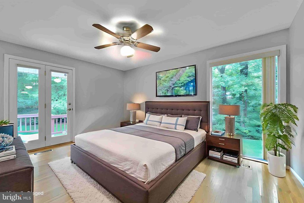 Image 20 of property listing at 5 PERSIMMON CT, Bethesda, MD 20817