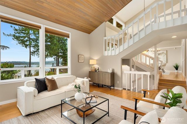 10920 80th Place NE, Kirkland, WA 98034